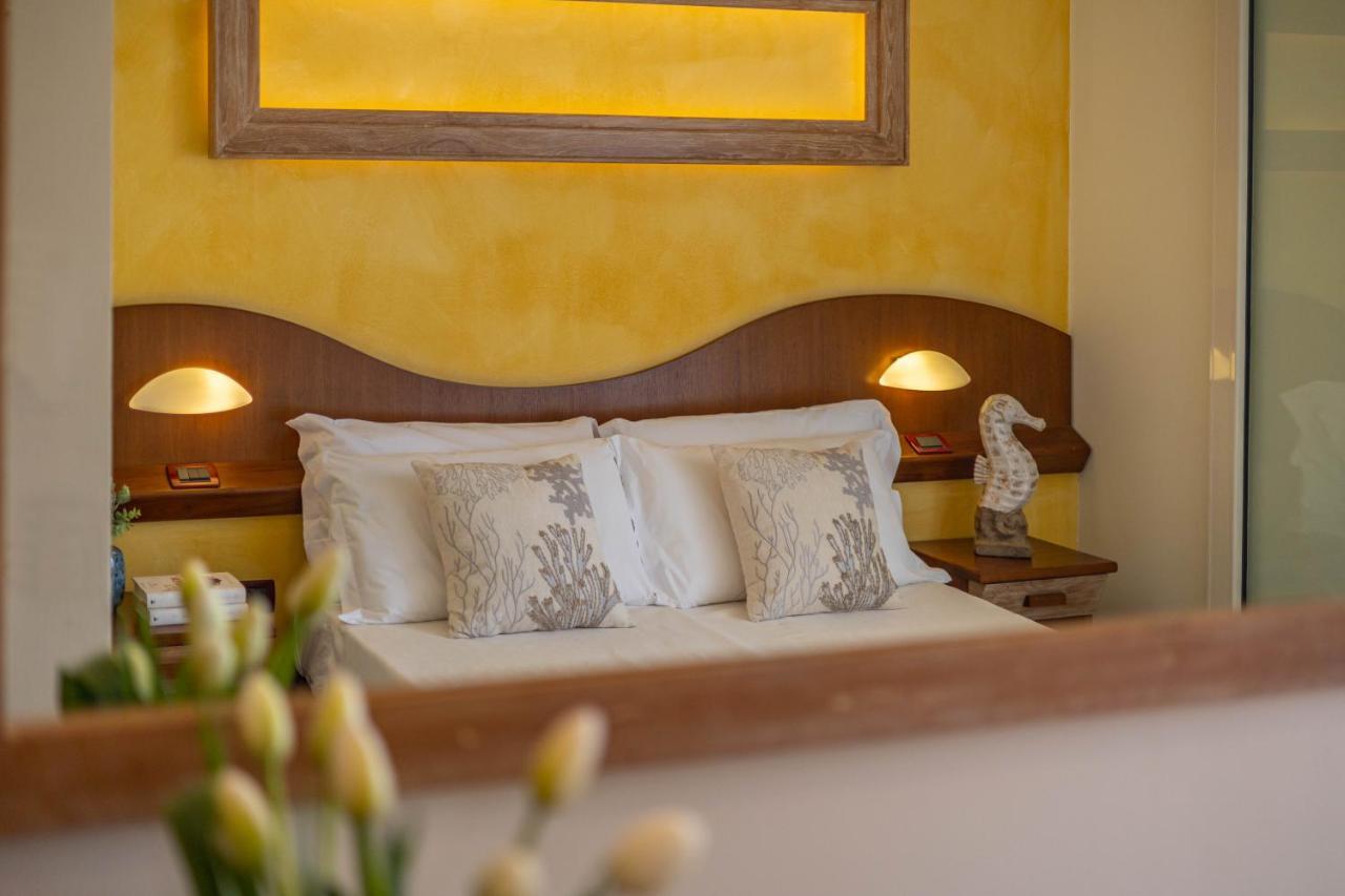 Hotel Smeraldo Чезенатико Екстериор снимка