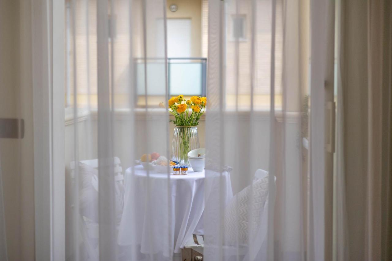 Hotel Smeraldo Чезенатико Екстериор снимка