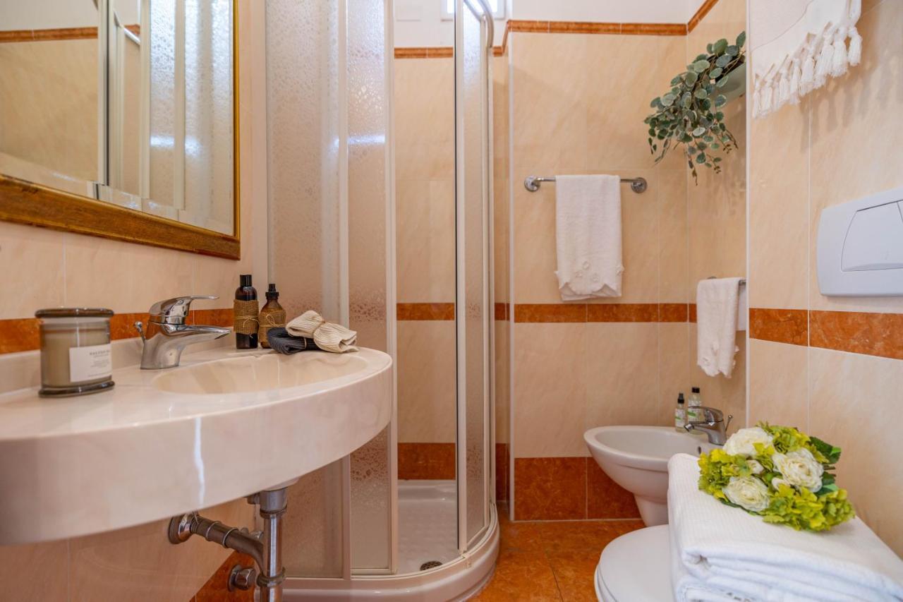 Hotel Smeraldo Чезенатико Екстериор снимка
