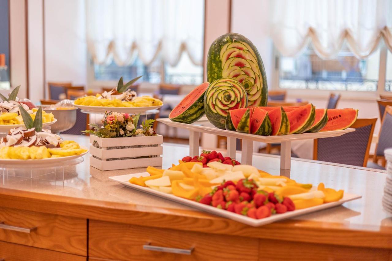 Hotel Smeraldo Чезенатико Екстериор снимка